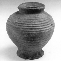 Abbildung Fundstück: kugeliger Keramik-Becher